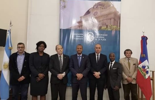 Accord de coopération entre l’Université d’Etat d’Haïti (UEH) et l’Université Nationale de la Plata (UNLP) d’Argentine