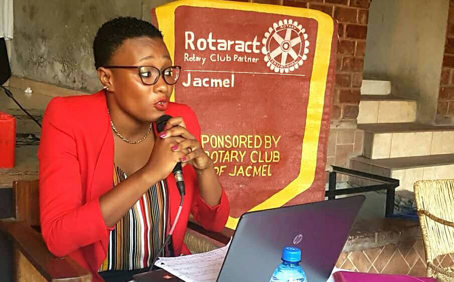 Rotaract Club de Jacmel/Santé mentale : la psychologue Marie Cherley Stéphanie Santana intervient sur le thème du suicide